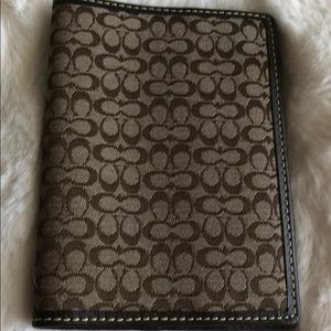 NWOT COACH PASSPORT COVER